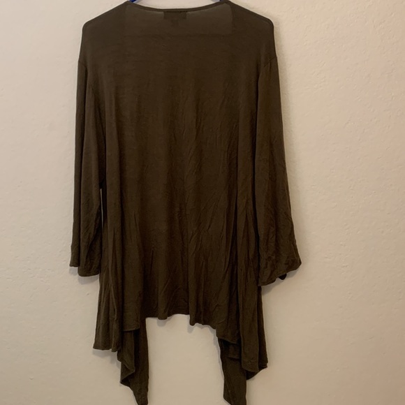 Asymmetrical Light Cardigan - Picture 3 of 4